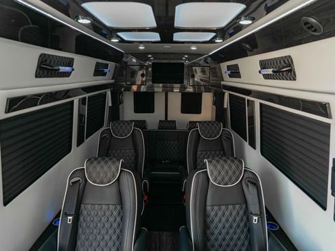 Used 2024 Mercedes-Benz Sprinter 3500 image 28