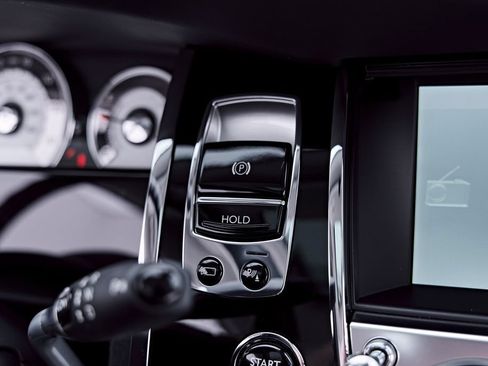 Used 2014 Rolls-Royce Wraith RWD image 81