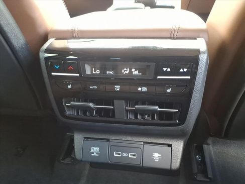 Used 2023 Acura MDX SH-AWD w/ Advance Package image 14