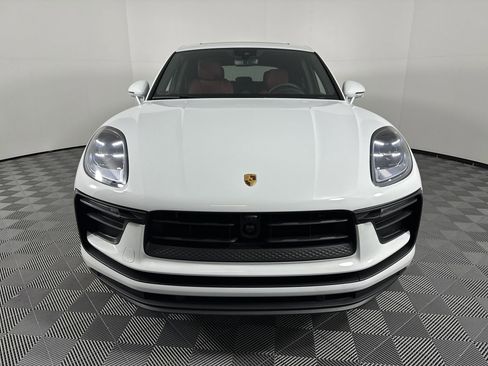 Certified 2025 Porsche Macan image 10