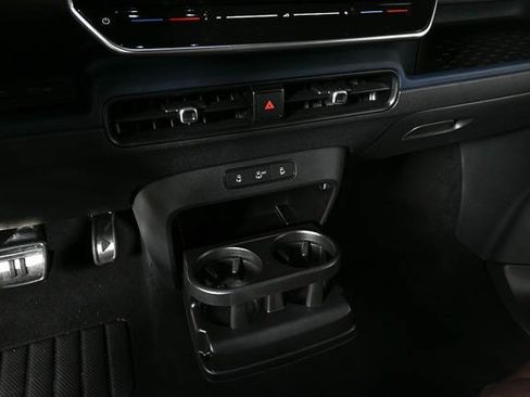 New 2025 Volkswagen ID. Buzz Pro S image 17