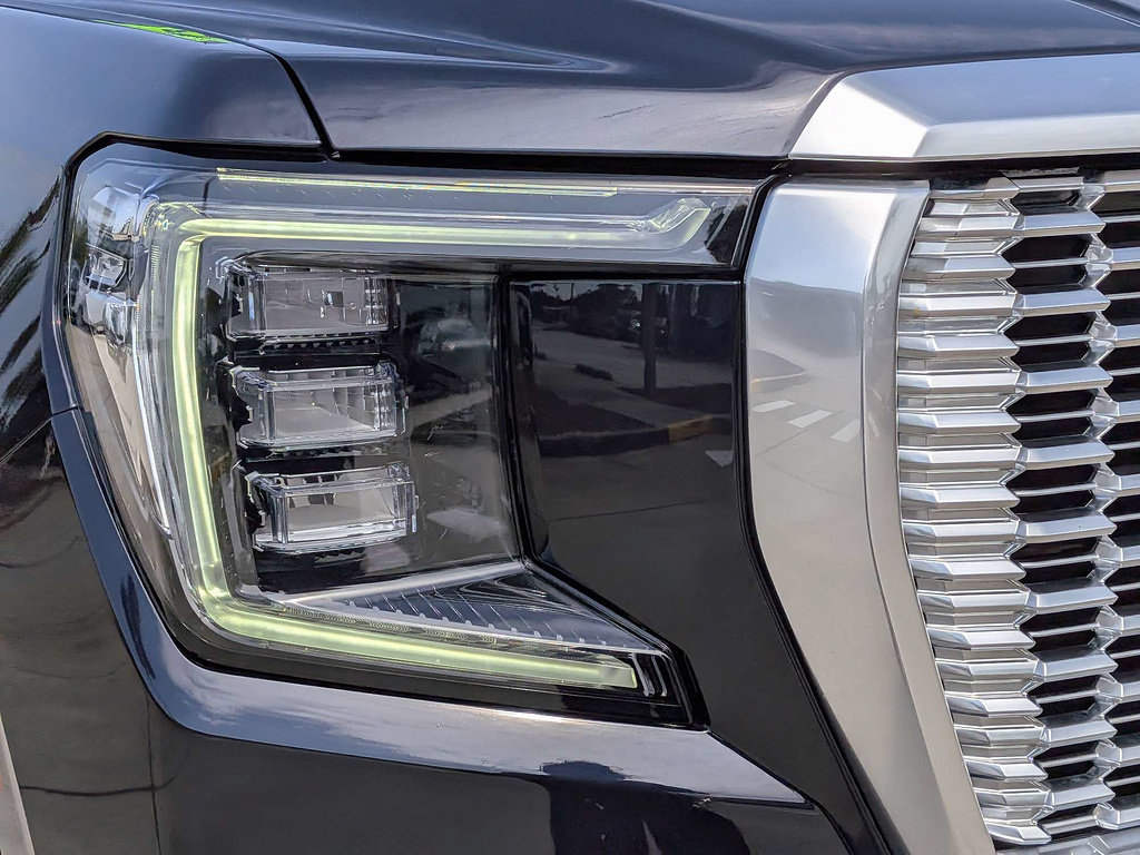 Used 2024 GMC Yukon Denali AWD/4WD image 9