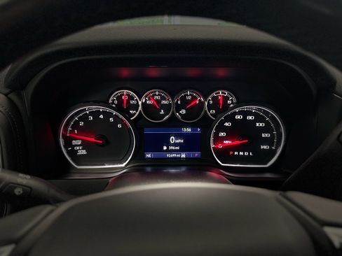 Used 2021 Chevrolet Silverado 1500 LT AWD/4WD image 19