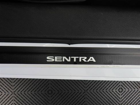 Used 2025 Nissan Sentra SV FWD image 17