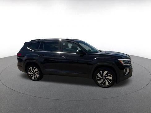 Used 2026 Volkswagen Atlas SE AWD/4WD image 2