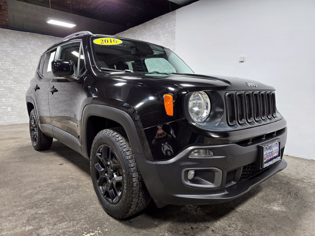 Used 2016 Jeep Renegade Latitude AWD/4WD image 4