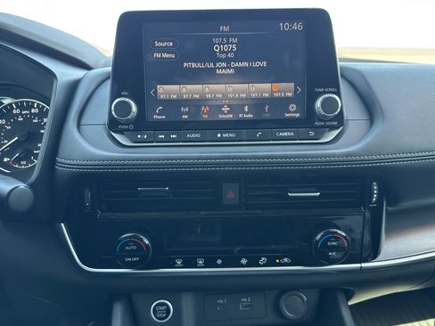 Used 2021 Nissan Rogue SV image 19