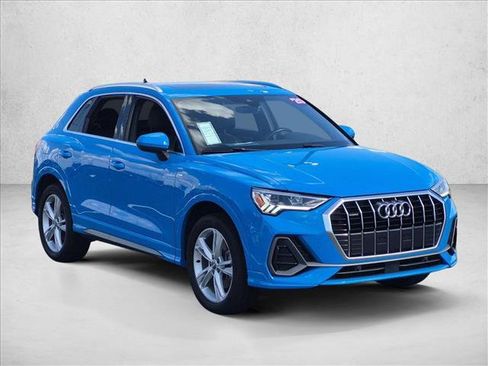 Used 2020 Audi Q3 2.0T Premium Plus w/ Premium Plus Package AWD/4WD image 3
