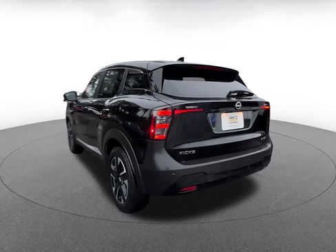 Used 2025 Nissan Kicks SV image 11