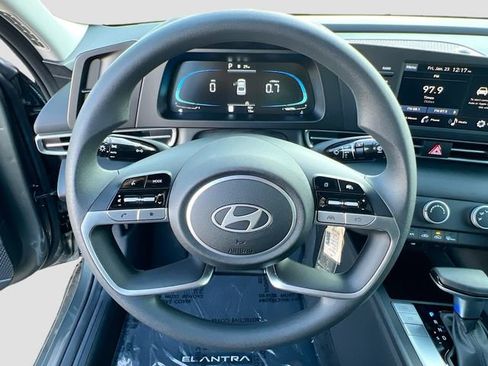 New 2026 Hyundai Elantra SE FWD image 11