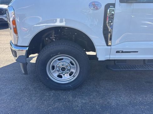 New 2025 Ford F350 XL w/ XL Chrome Package image 10