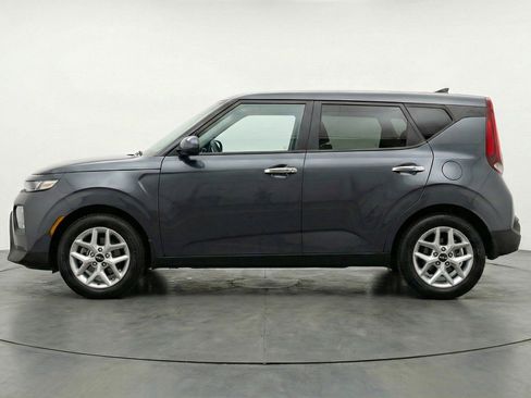 Used 2025 Kia Soul LX w/ LX Technology Package image 5