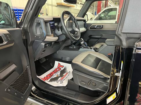 Used 2024 Ford Bronco Wildtrak image 6