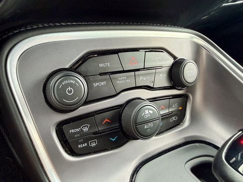 Used 2022 Dodge Challenger R/T w/ T/A Package image 32