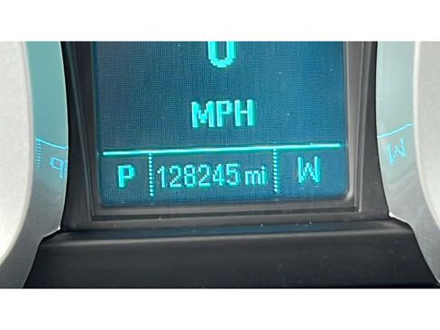 Used 2017 Chevrolet Equinox Premier w/ Enhanced Convenience Package AWD/4WD image 16