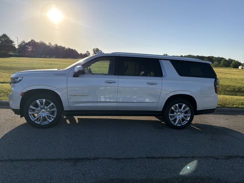 Used 2021 Chevrolet Suburban High Country AWD/4WD image 7