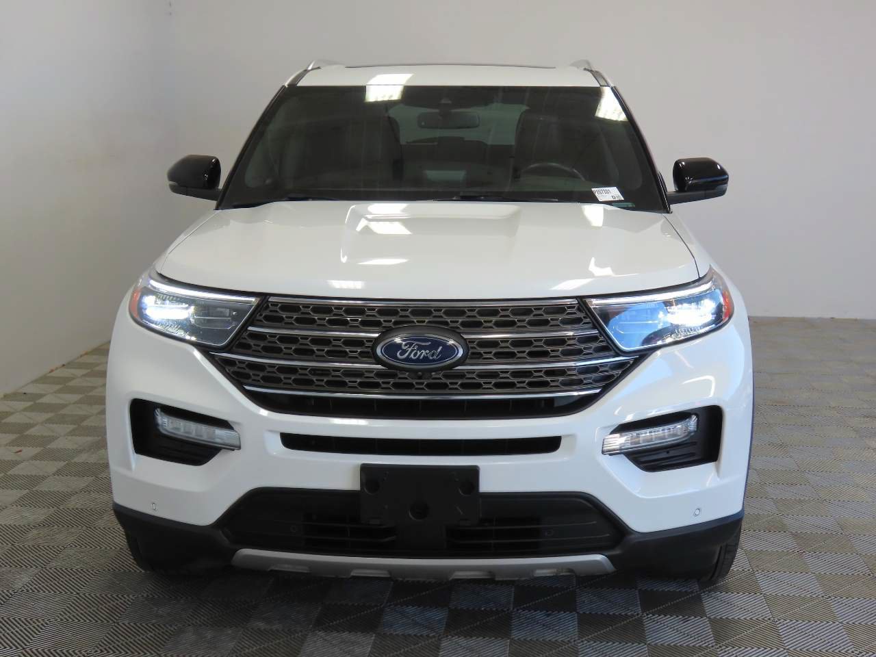 Used 2023 Ford Explorer King Ranch w/ Technology Package AWD/4WD image 2