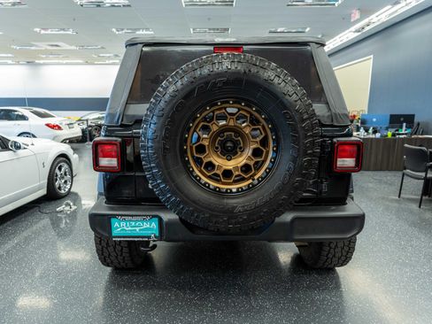 Used 2020 Jeep Wrangler Sport AWD/4WD image 6