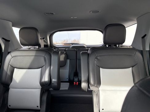 Used 2023 Ford Explorer XLT w/ Equipment Group 202A image 12