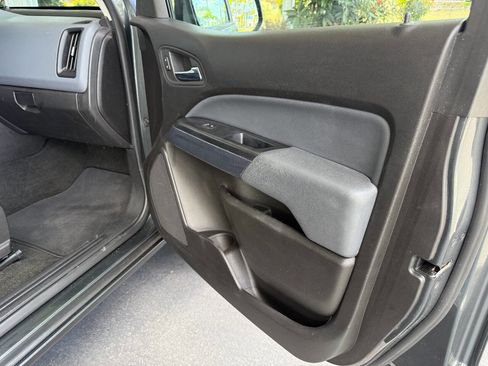 Used 2017 Chevrolet Colorado Z71 RWD image 12