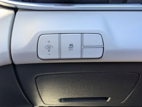 New 2026 Hyundai Elantra Limited FWD image 22