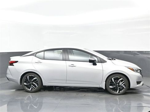 New 2025 Nissan Versa SR w/ Trunk Package image 7