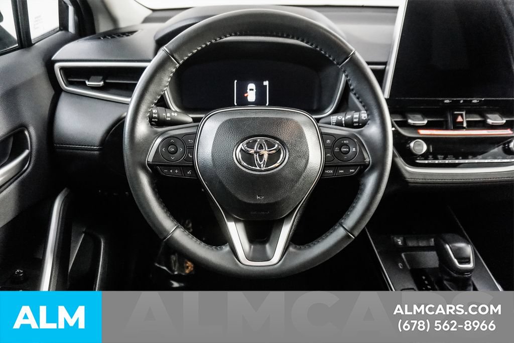 Used 2026 Toyota Corolla Cross XLE FWD image 19