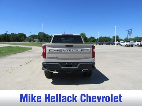 New 2026 Chevrolet Silverado 1500 Custom Trail Boss w/ LPO, Dark Essentials Package AWD/4WD image 6