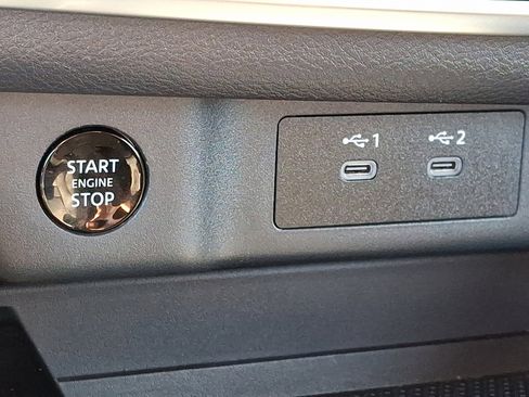 Used 2025 Nissan Rogue SV image 24