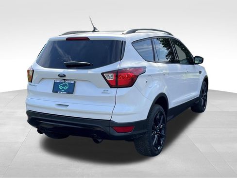 Used 2019 Ford Escape SE FWD image 2