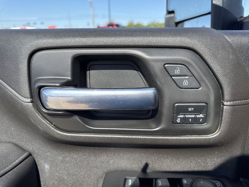 Used 2022 Chevrolet Silverado 2500 LTZ w/ LTZ Plus Package AWD/4WD image 11
