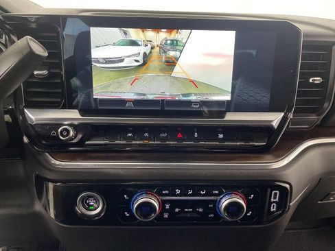 Used 2024 GMC Sierra 1500 SLT image 16