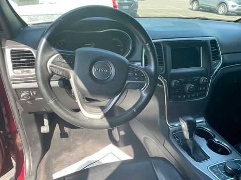 Used 2018 Jeep Grand Cherokee Limited AWD/4WD image 5