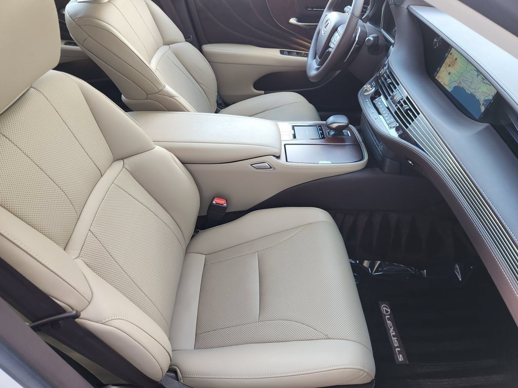 Used 2020 Lexus LS 500 w/ Accessory Package (Z2) RWD image 14