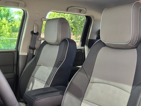 Used 2023 Nissan Frontier S w/ Technology Package RWD image 14