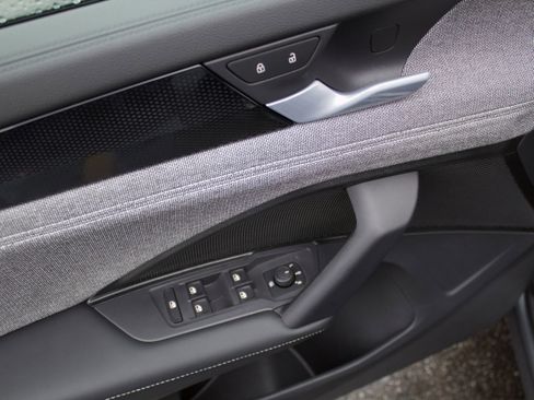 New 2026 Volkswagen Tiguan S AWD/4WD image 9