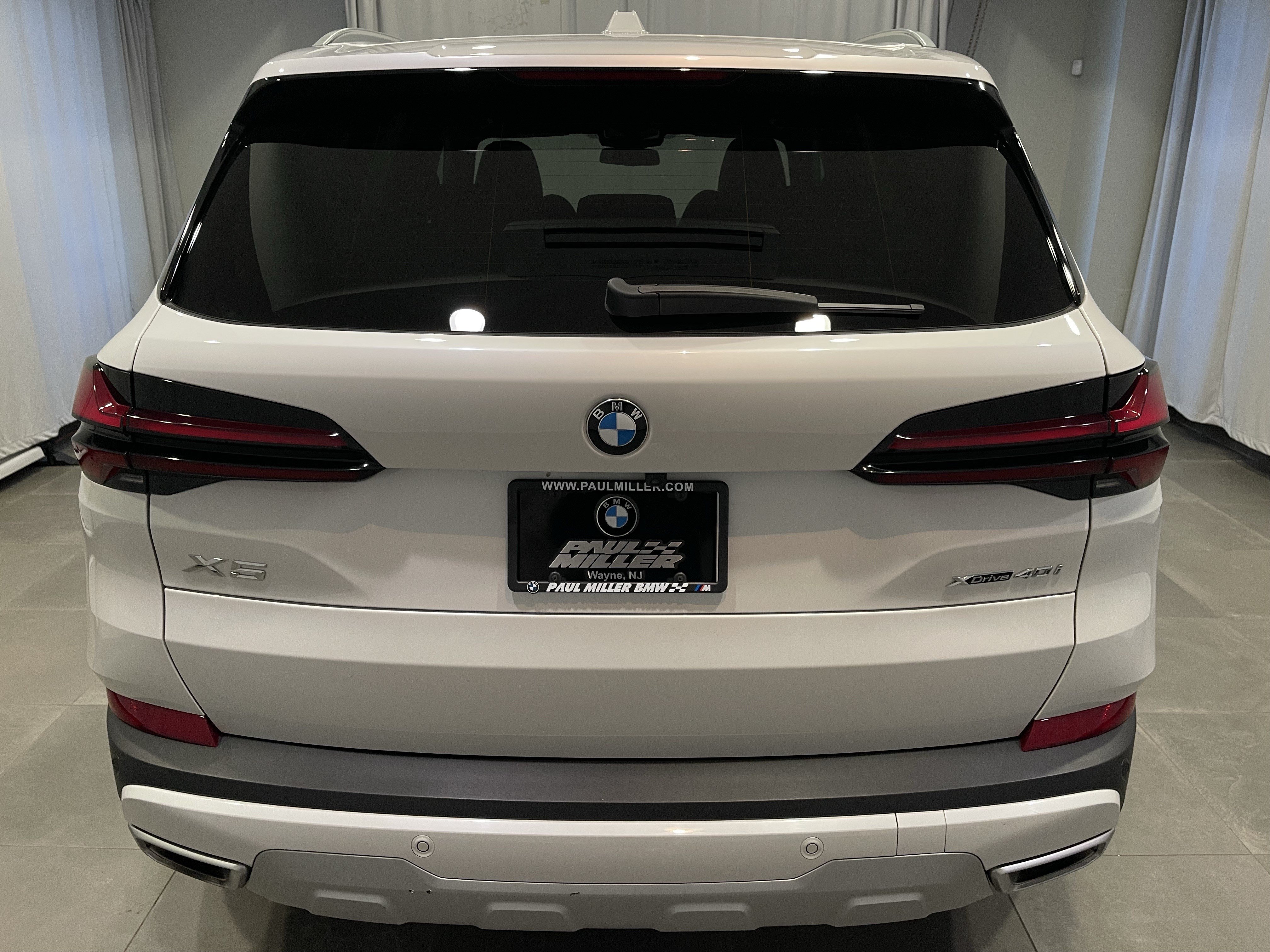 Certified 2024 BMW X5 xDrive40i w/ Parking Assistance Package AWD/4WD image 5