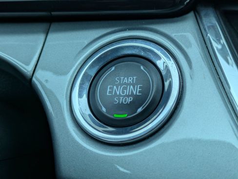 Used 2025 Chevrolet Trax LT FWD image 27