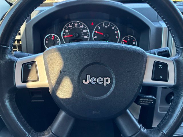 Used 2009 Jeep Liberty Limited w/ Premium Group AWD/4WD image 40