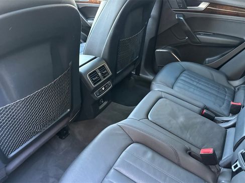 Used 2018 Audi Q5 2.0T Premium Plus w/ Premium Plus Package image 12