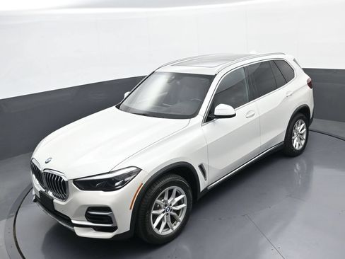 Used 2022 BMW X5 xDrive40i w/ Premium Package AWD/4WD image 31
