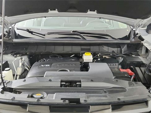 Used 2024 Nissan Pathfinder Platinum w/ Black Appearance Package AWD/4WD image 40