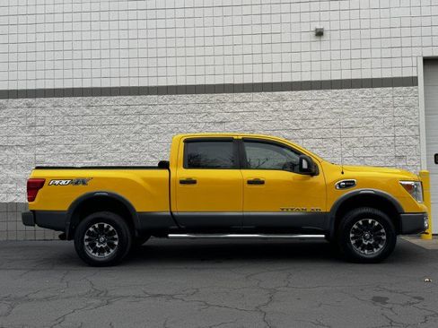 Used 2016 Nissan Titan PRO-4X w/ Pro-4x Convenience Package image 14