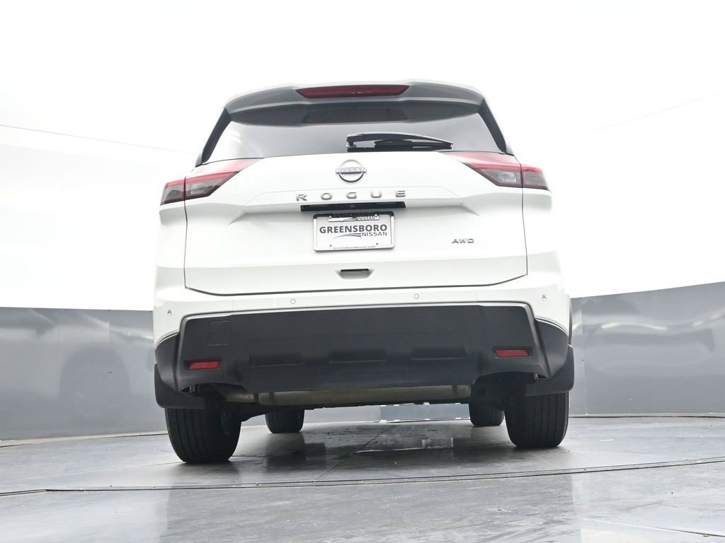 Used 2025 Nissan Rogue S AWD/4WD image 39