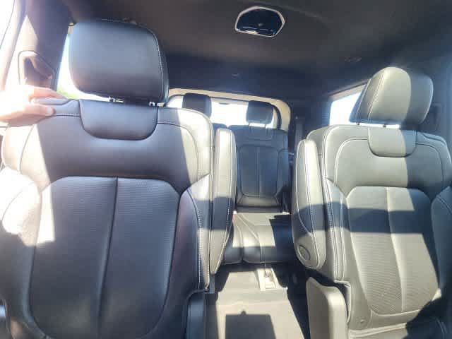 Used 2024 Jeep Grand Cherokee L Limited w/ Luxury Tech Group II AWD/4WD image 11
