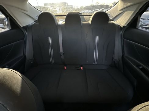 Used 2023 Hyundai Elantra SEL w/ Preferred Accessory Package image 21