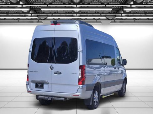 Used 2025 Mercedes-Benz Sprinter 2500 image 5