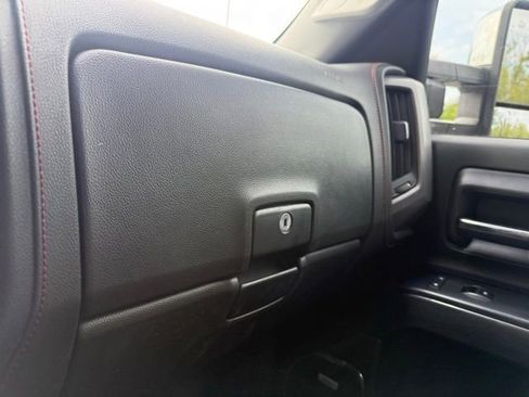 Used 2016 GMC Sierra 2500 SLT w/ All-Terrain HD Package AWD/4WD image 33