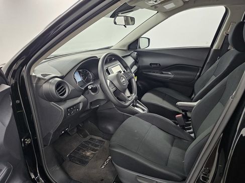 Used 2025 Nissan Kicks Play S FWD image 13