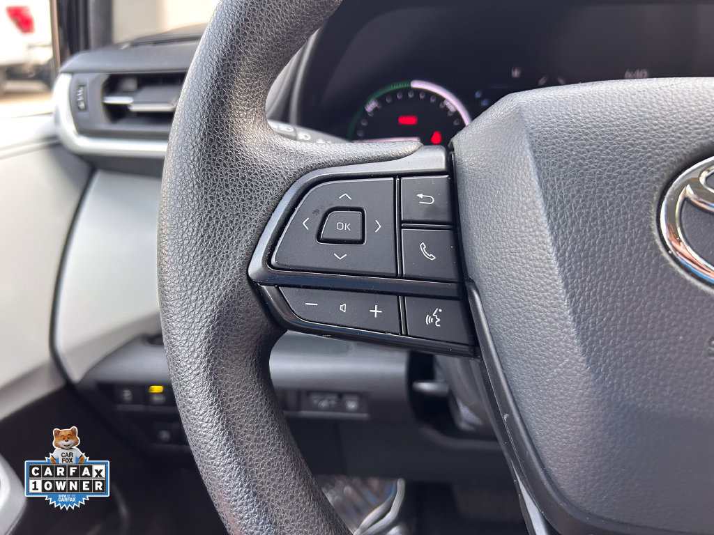 Used 2025 Toyota Sienna LE FWD image 30